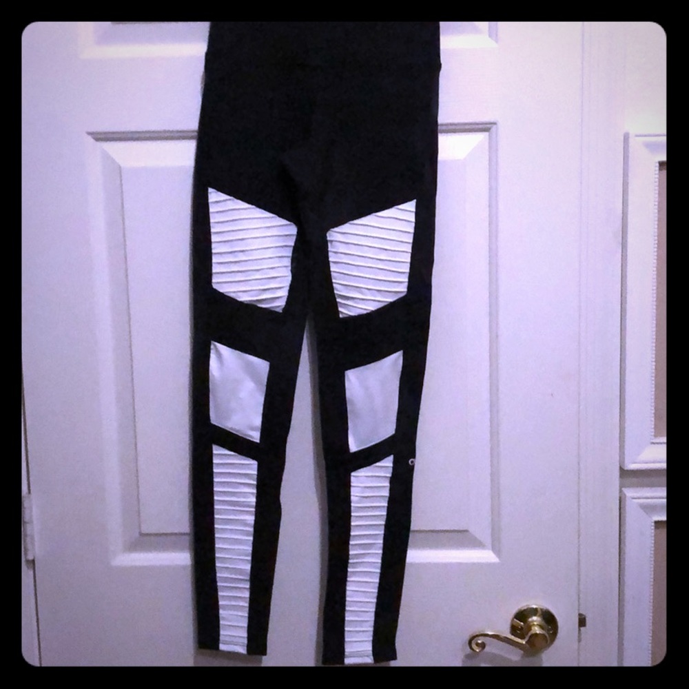 Alo Yoga Moto leggings Small